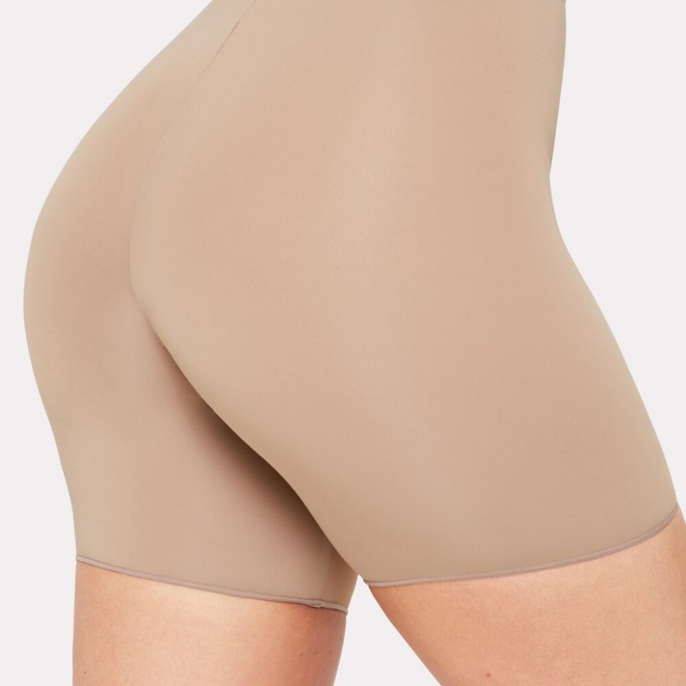 Fabletics YITTY Smoothed Reality Shorts - NWT Size XL